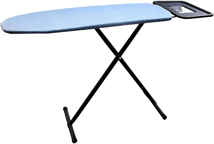 Une table de repassage qui se replie apres usage, avec une hauteur reglable